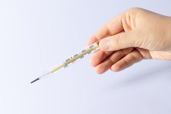 在线配资机构 告别“甩一甩”！水银体温计明年禁产，一文教你家用体温计怎么选